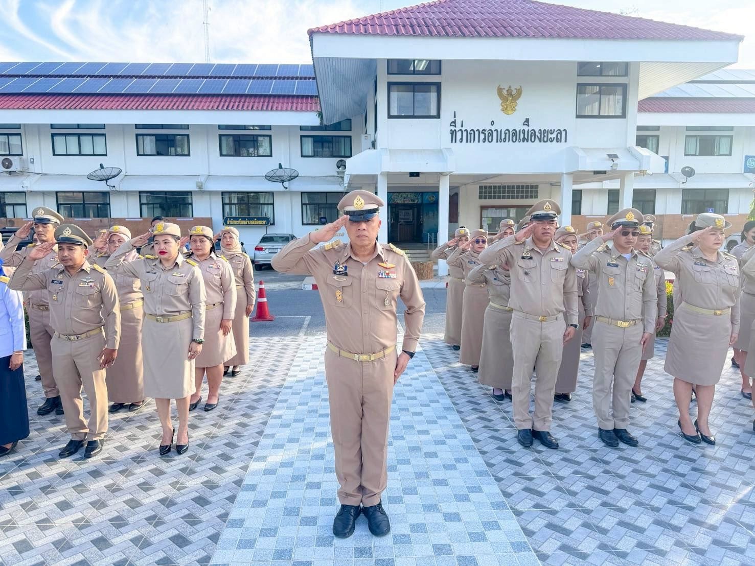 พช.เมืองยะลา ร่วมกิจกรรมเคารพธงชาติ 