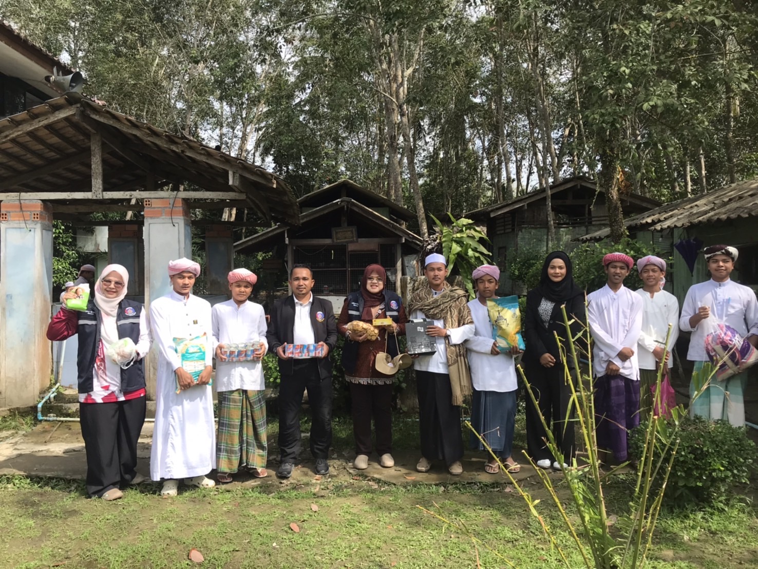 พช.เมืองยะลา เยี่ยมสถาบันปอเนาะธรรมศาสตร์อิสลามวิทยา ตำบลตาเซะ