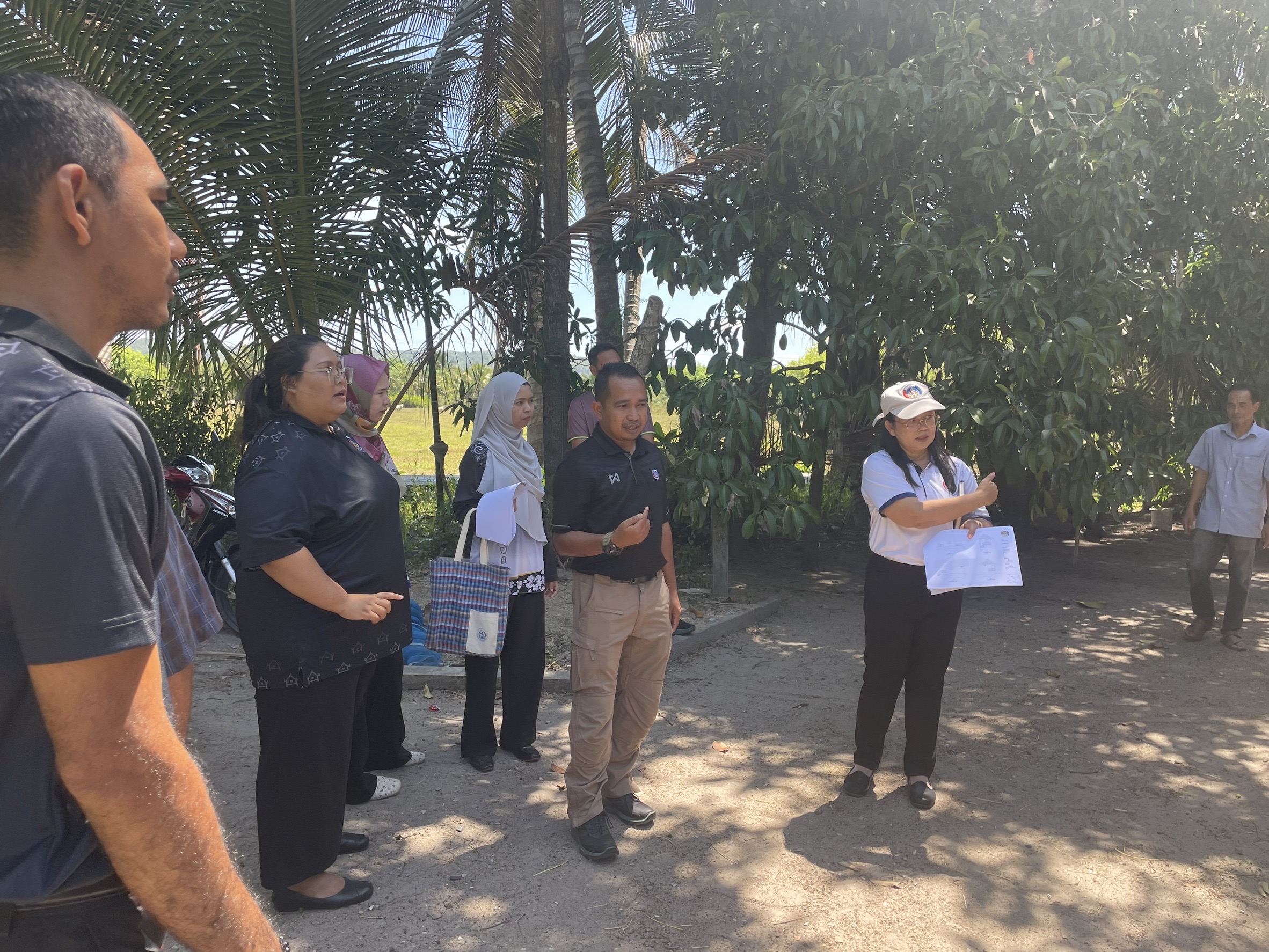 พช.เมืองยะลา ลงพื้นที่เตรียมความพร้อมโครงการบ้านห่วงใยจากใจ GLO