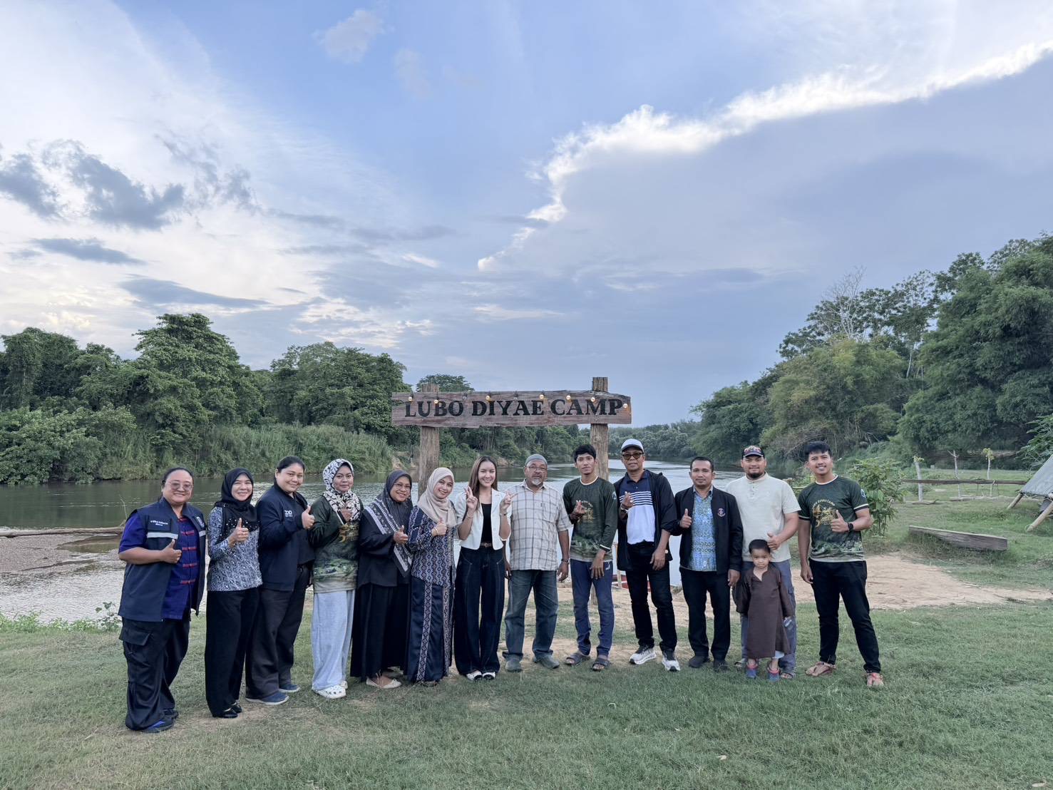 พช.เมืองยะลา ร่วมกับ ศูนย์ประชาสัมพันธ์ กอ.รมน. ภาค 4 ส่วนหน้า ประชาสัมพันธ์ ลูโบ๊ะดีแย แคมป์ ชุมชนท่องเที่ยว OTOP นวัตวิถี ตำบลท่าสาป
