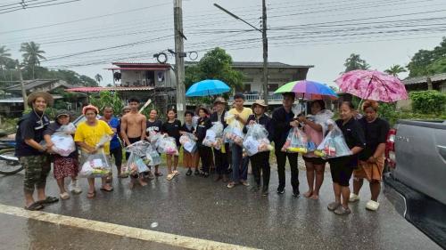 พช.เมืองยะลา มอบถุงยังชีพให้กับครัวเรือนผู้ประสบอุทกภัย ตำบลท่าสาป ตำบลหน้าถ้ำ และเขตเทศบาลนครยะลา 